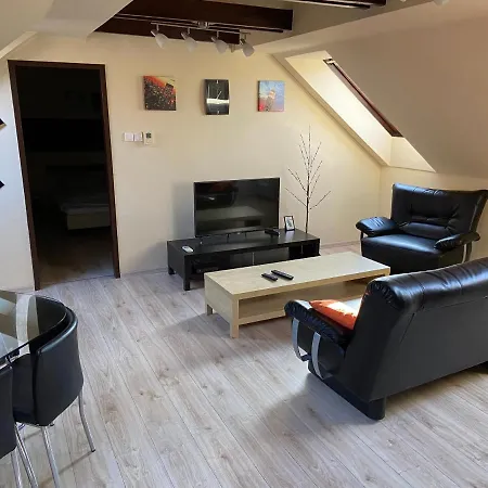 Garden Apartman House * ペーチ